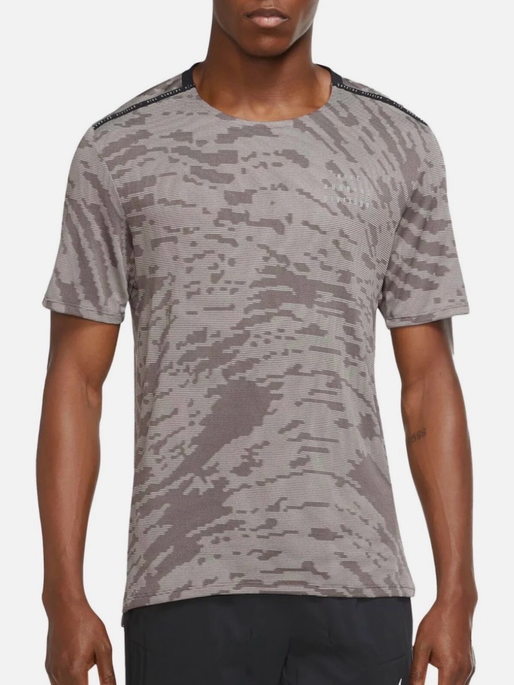 Nike Run Division Rise 365 Dri-FIT Gray Running Shirt Medium Mens